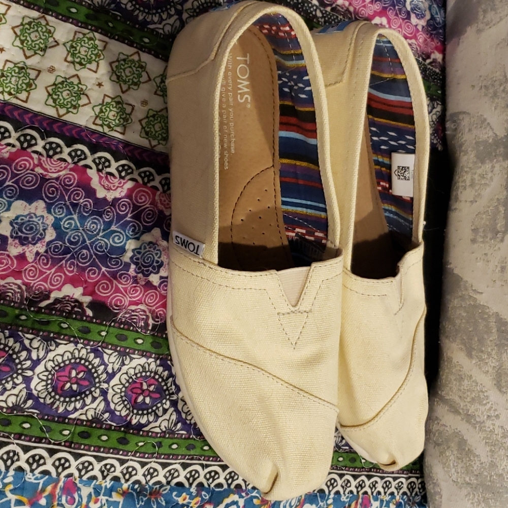 Tom Brand canvas shoes
